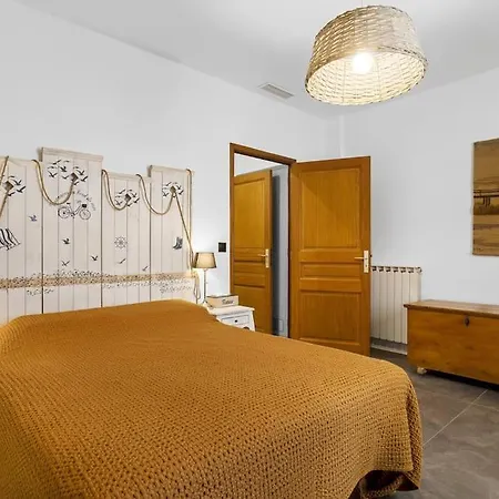 Superbe 120m2, Proche Centre, Parking Apartment