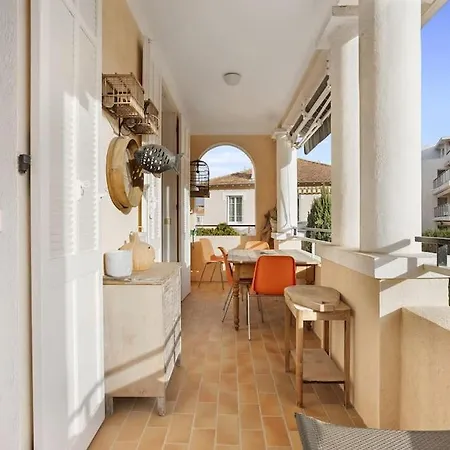 Superbe 120m2, Proche Centre, Parking Apartment