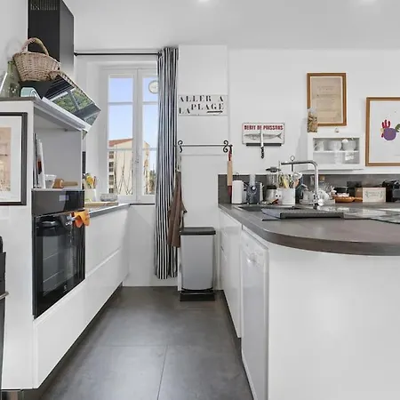 Superbe 120m2, Proche Centre, Parking Apartment